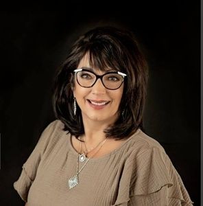 Meet your Posher, Rebekah